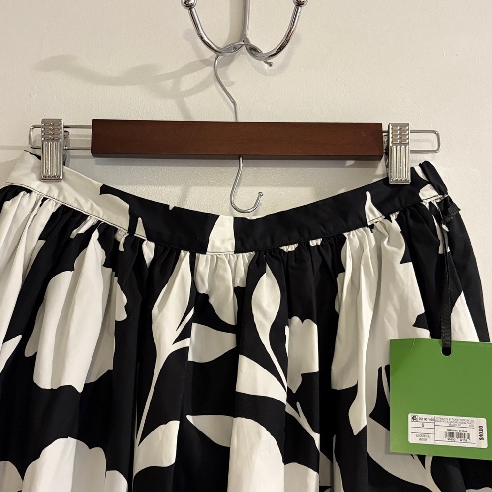kate spade/target collab Black and White Floral Full Skirt lined with pockets S - Picture 5 of 8